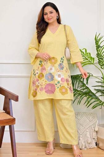 Women's Yellow Floral Embroidered Kurta and Wide-Leg Pants Co-ord Set