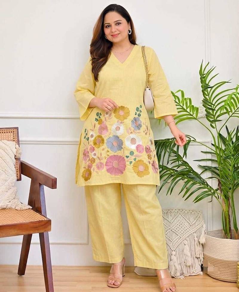 Women's Yellow Floral Embroidered Kurta and Wide-Leg Pants Co-ord Set