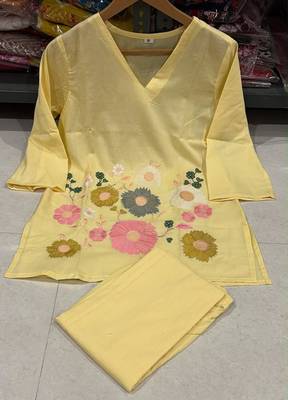 Women's Yellow Floral Embroidered Kurta and Wide-Leg Pants Co-ord Set 4