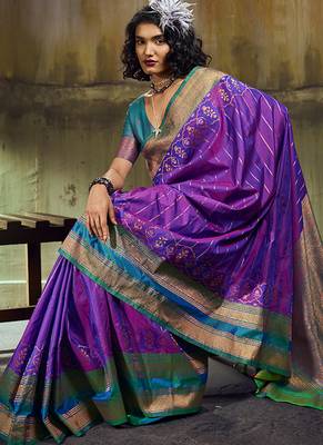Purple pochampally silk blend handloom saree with zari border 3