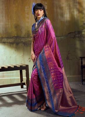 Magenta pochampally silk blend handloom saree with zari border 1