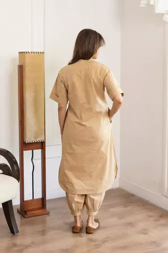 Women's Solid Beige Kurta and Pants Set with Mandarin Collar