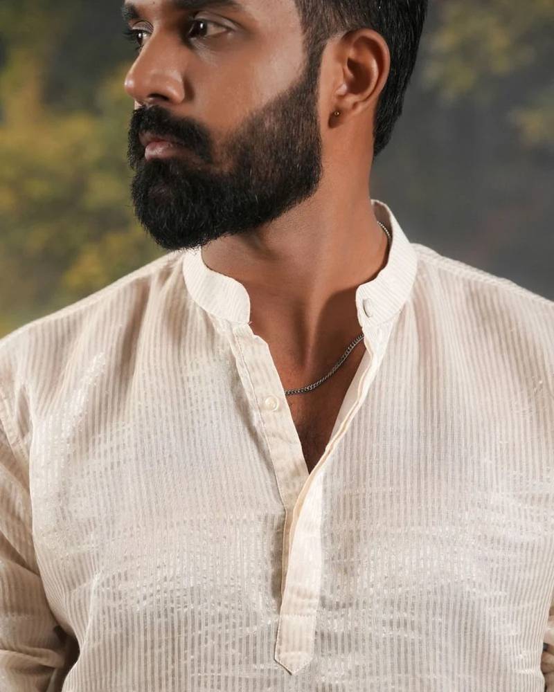 Silver Men's festive tissue kurta in silver zari