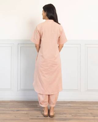 Women's Solid Peach Kurta and Pants Set with Mandarin Collar 2