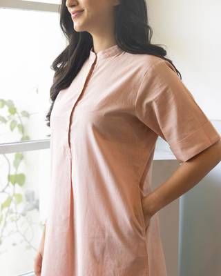 Women's Solid Peach Kurta and Pants Set with Mandarin Collar 3