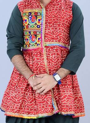 Men bandhani printed empire mirror work kurta with dhoti pants 2