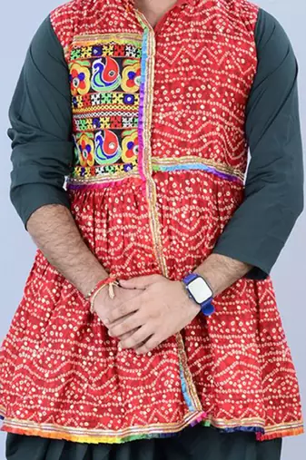 Men bandhani printed empire mirror work kurta with dhoti pants
