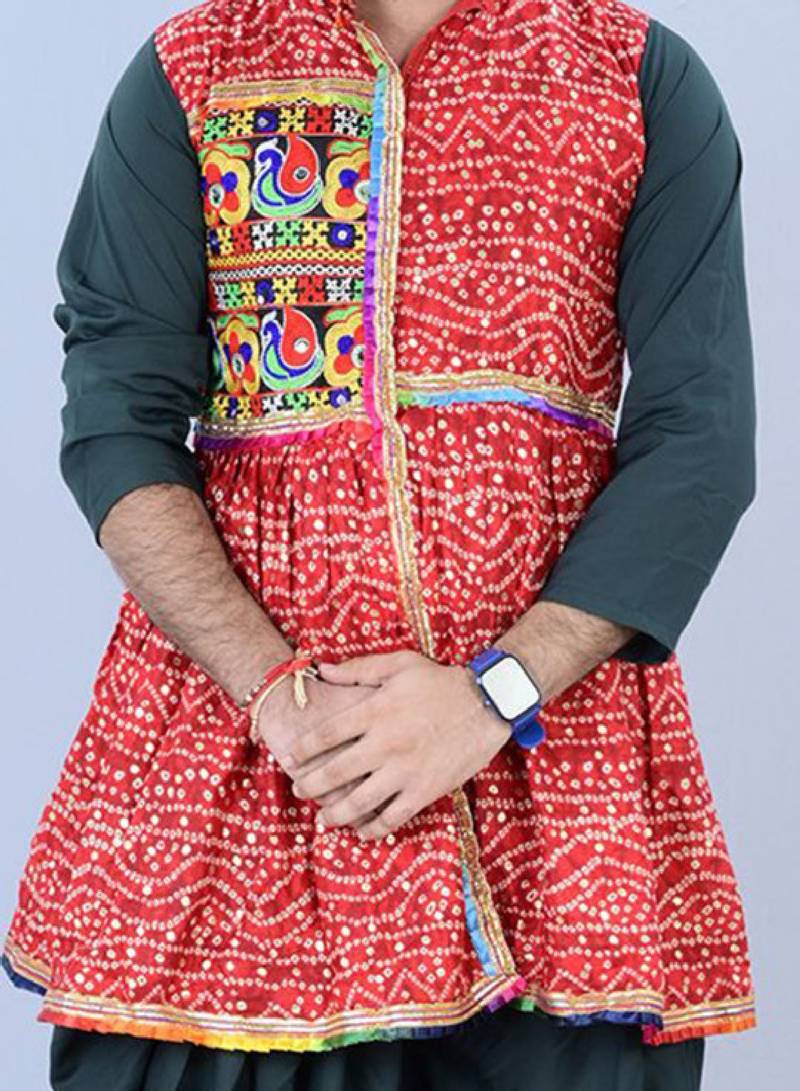 Men bandhani printed empire mirror work kurta with dhoti pants