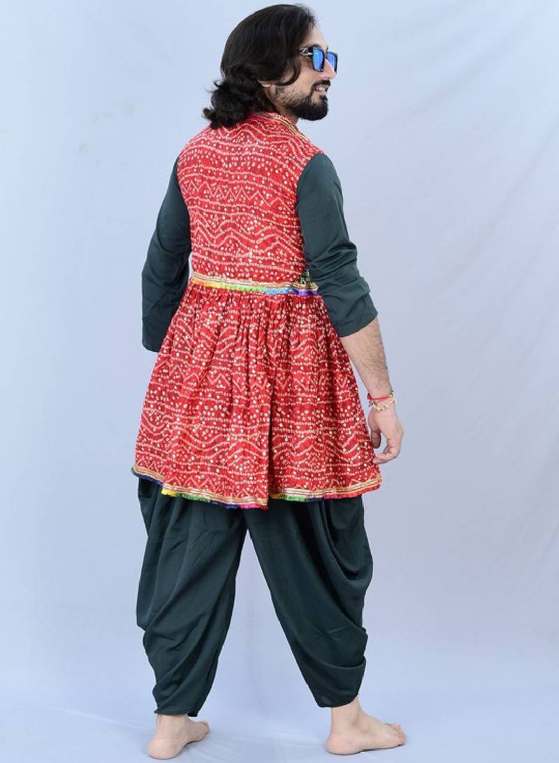 Men bandhani printed empire mirror work kurta with dhoti pants