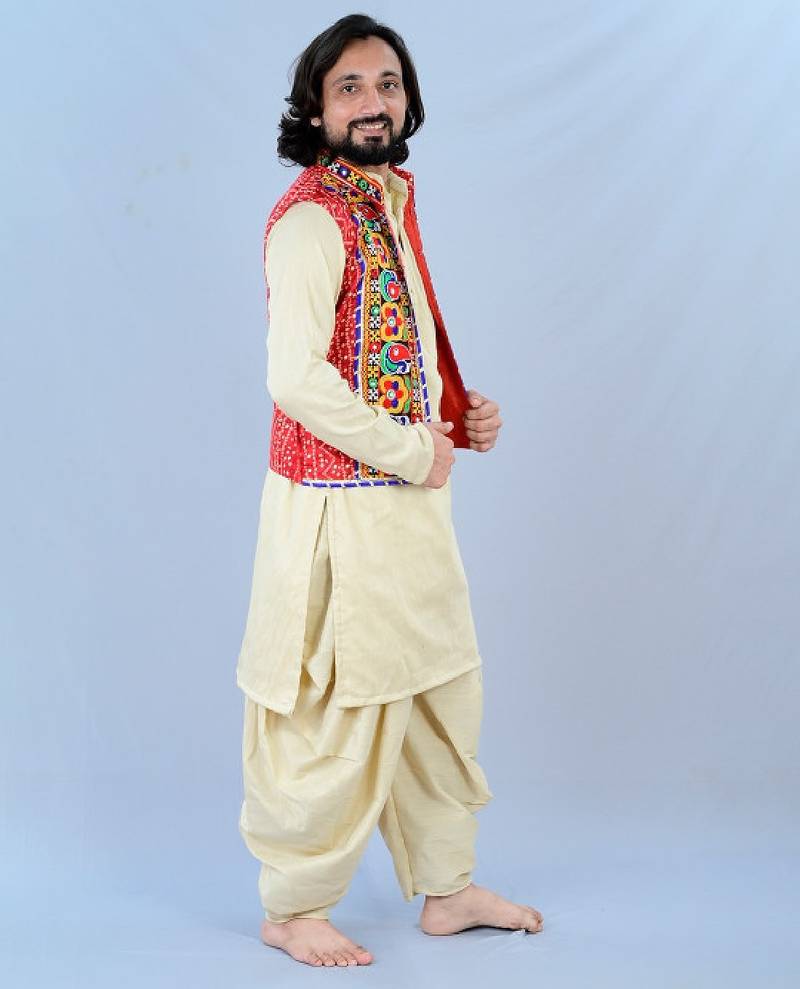 Men floral embroidered cotton nehru jacket