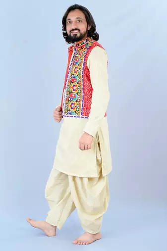 Men floral embroidered cotton nehru jacket