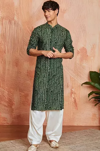 Bandhani printed mandarin collar straight kurta with patiala