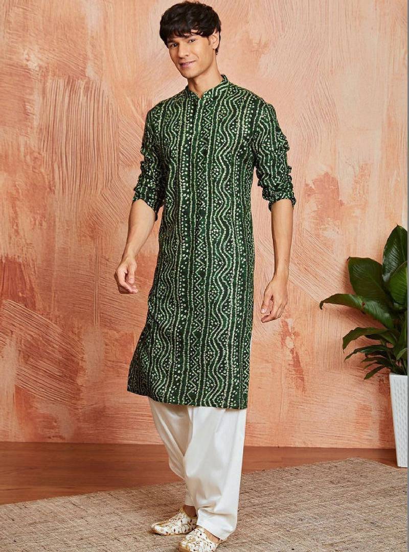Bandhani printed mandarin collar straight kurta with patiala