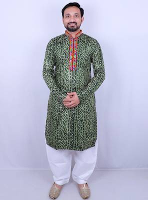 Bandhani printed mirror work mandarin collar straight kurta with salwar 1