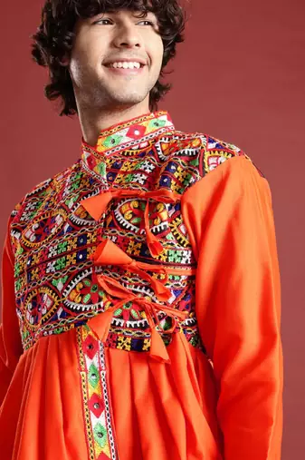 Ethnic motifs embroidered angrakha navaratri kediya with dhoti pants & dandiya - free size