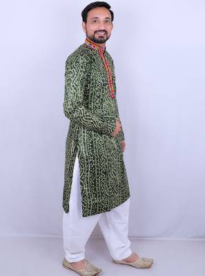 Bandhani printed mirror work mandarin collar straight kurta with salwar 4