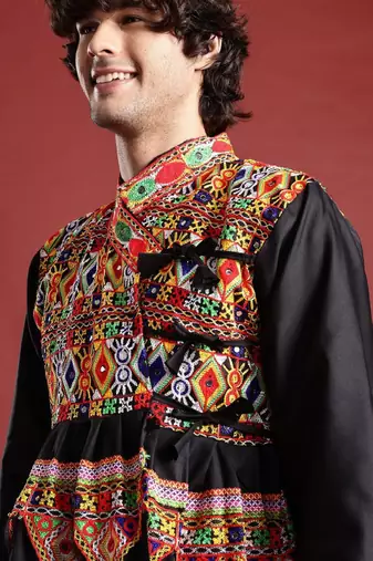 Men ethnic motifs embroidered pleated mirror work kediya set with cap & dandiya