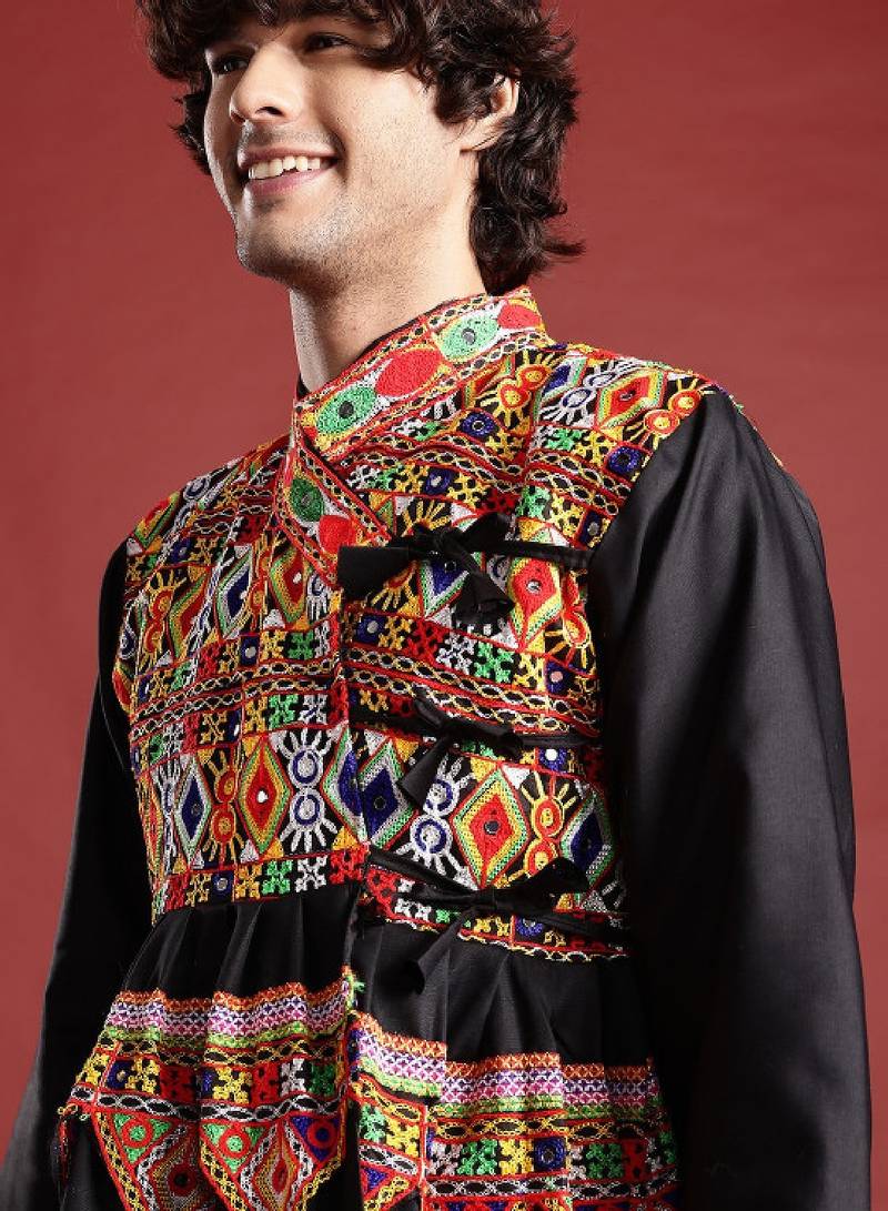 Men ethnic motifs embroidered pleated mirror work kediya set with cap & dandiya