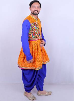 Bandhani printed mirror work mandarin collar anarkali kurta with dhoti pants 4