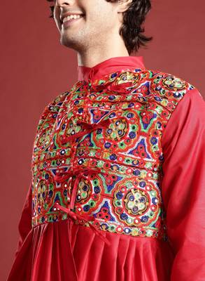 Ethnic motifs embroidered angrakha navaratri kediya set with dandiya & cap - free size 2