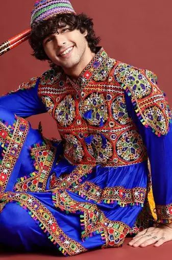 Men embroidered pleated mirror work kediya set with cap & dandiya- free size