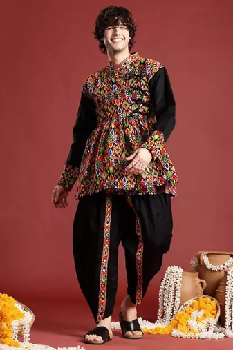 Ethnic motifs embroidered angrakha navaratri kediya set with dandiya & cap - free size