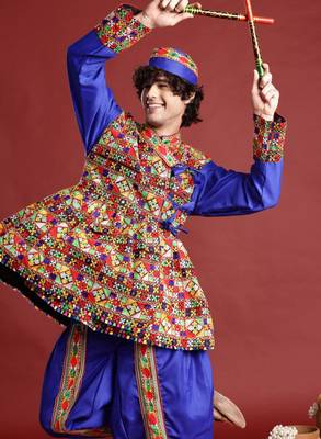 Ethnic motifs embroidered angrakha navaratri kediya set with dandiya & cap - free size 1