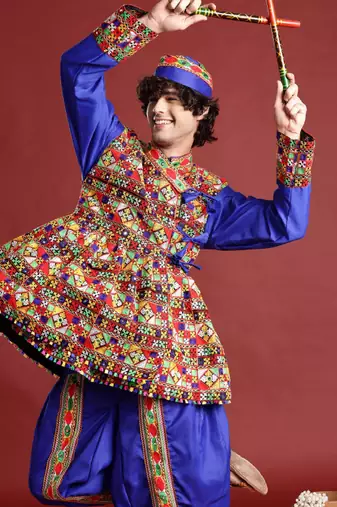 Ethnic motifs embroidered angrakha navaratri kediya set with dandiya & cap - free size