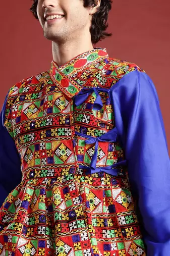 Ethnic motifs embroidered angrakha navaratri kediya set with dandiya & cap - free size