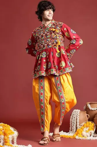 Men ethnic motifs embroidered pleated mirror work kediya set with cap & dandiya - free size