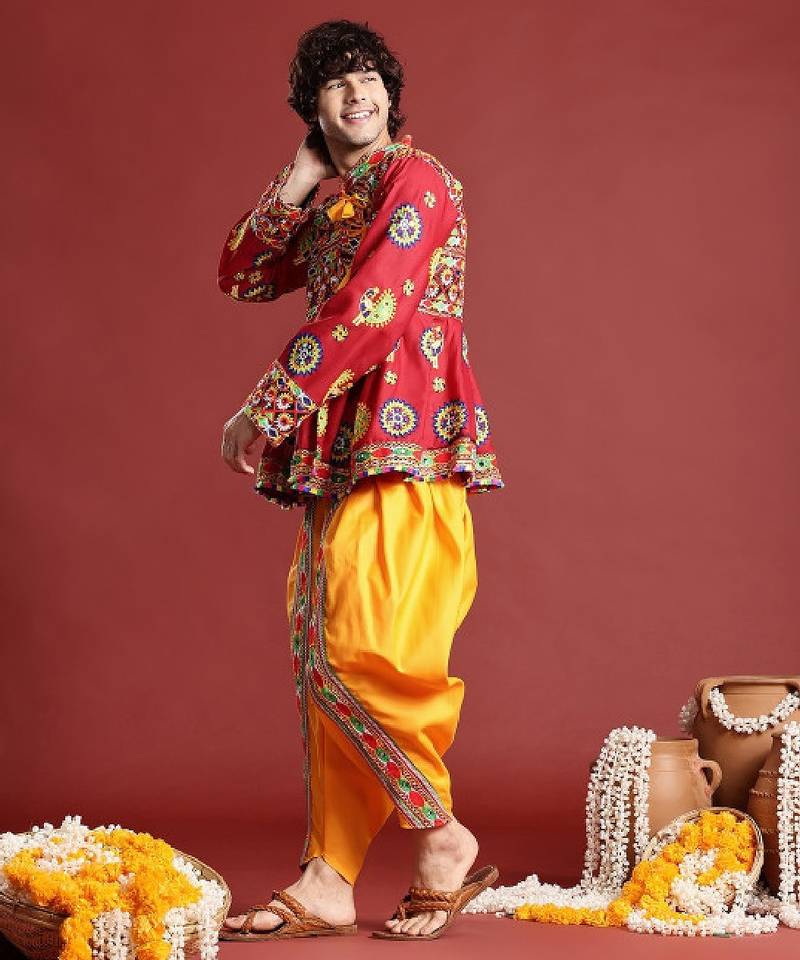 Men ethnic motifs embroidered pleated mirror work kediya set with cap & dandiya - free size