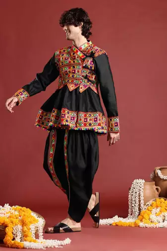 Ethnic motifs embroidered angrakha navaratri kediya set with dandiya & cap - free size