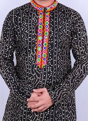 Men ethnic motifs embroidered regular mirror work kurta with pyjamas 2