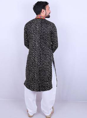Men ethnic motifs embroidered regular mirror work kurta with pyjamas 3