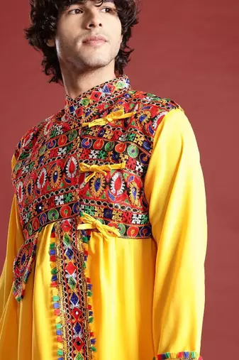 Ethnic motifs embroidered angrakha navaratri kediya with dhoti pants & dandiya - free size