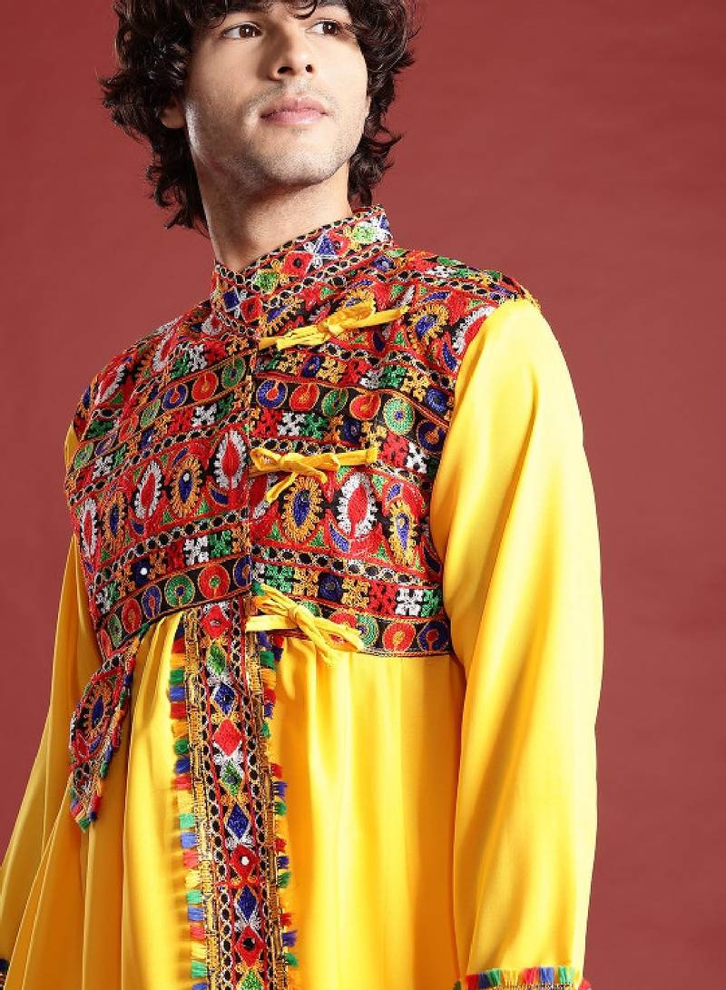 Ethnic motifs embroidered angrakha navaratri kediya with dhoti pants & dandiya - free size