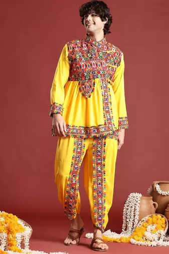Ethnic motifs embroidered angrakha navaratri kediya with dhoti pants & dandiya - free size
