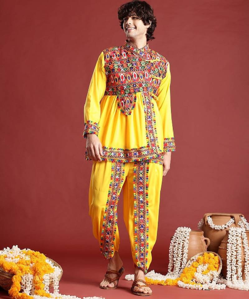Ethnic motifs embroidered angrakha navaratri kediya with dhoti pants & dandiya - free size