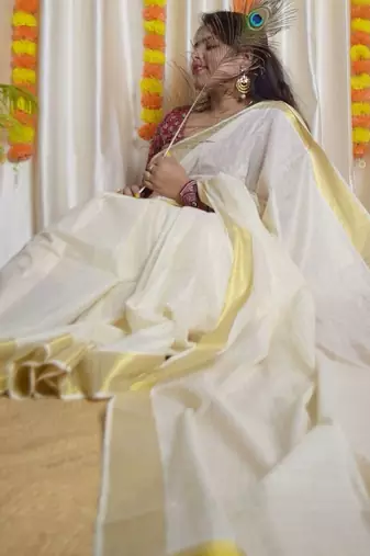 Woven Design Pure Cotton Handloom Kasavu Saree
