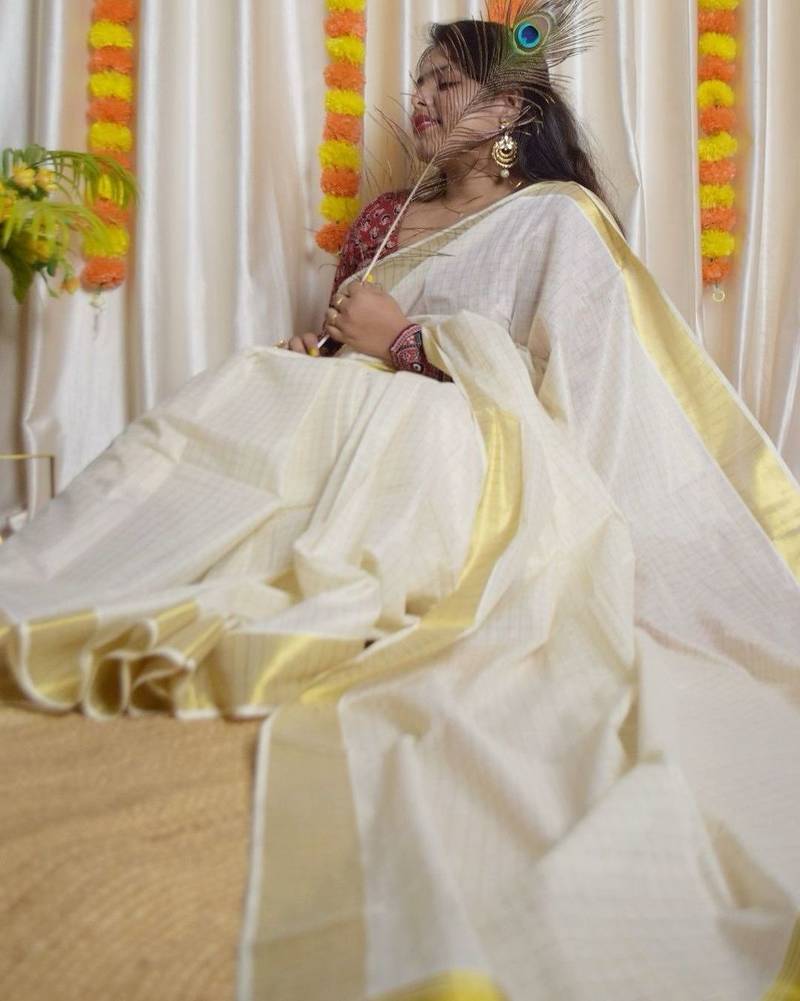 Woven Design Pure Cotton Handloom Kasavu Saree
