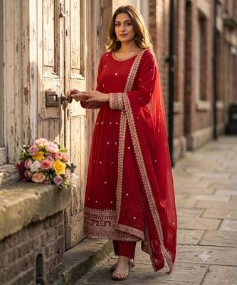 Red silk blend embroidered flared gown set 2