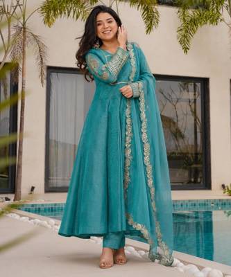 Teal-blue silk blend embroidered anarkali set 3