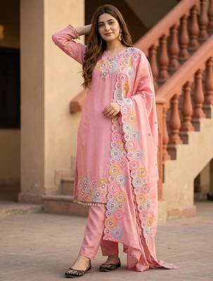 Light-pink silk blend embroidered kurta set 2