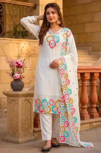 Off-white silk blend embroidered kurta set