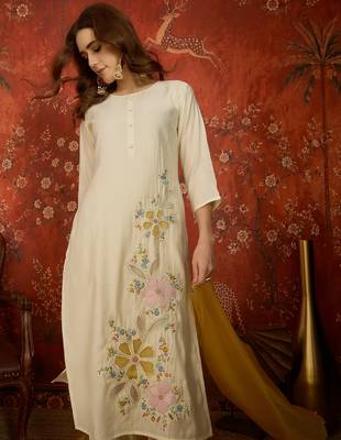 Off white embroidered silk blend 3-piece suit set 4