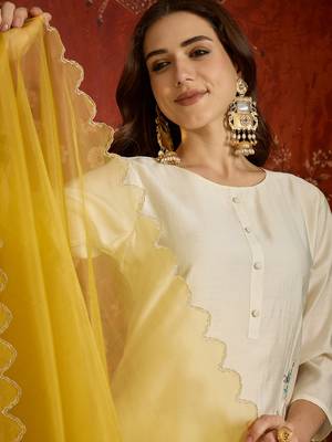 Off white embroidered silk blend 3-piece suit set 5
