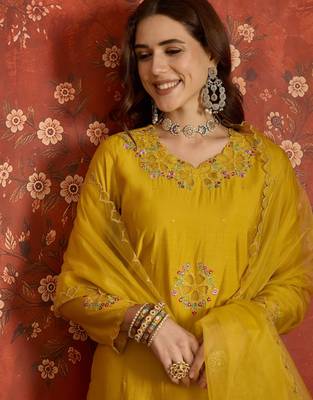 Mustard embroidered silk blend 3-piece suit set 5