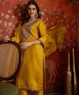 Mustard embroidered silk blend 3-piece suit set 3