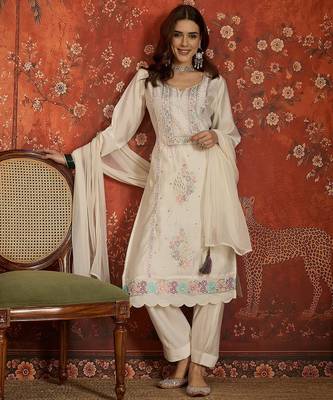 Off white embroidered silk 3-piece suit set 5