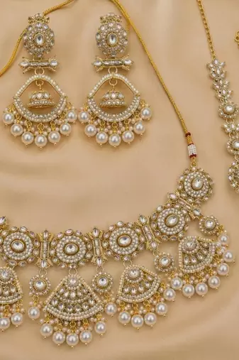 white necklace set with earrings & damni  kundan & agate stone  gold plated